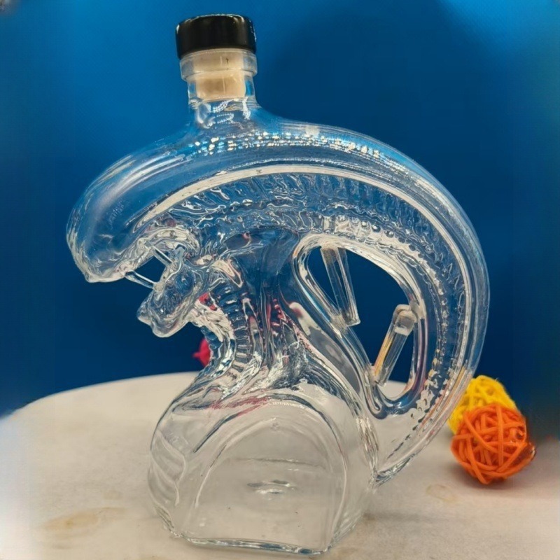 Alien Xenomorph-förmiger Whisk – Glass Decanter Whiskey Bewertung und Preis