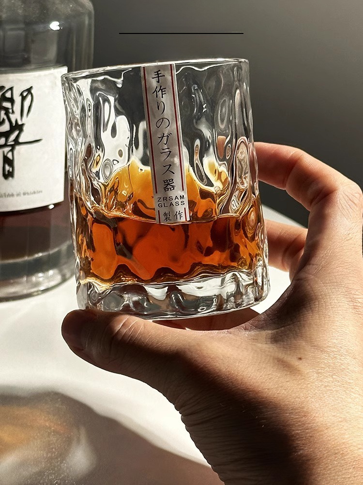 Handgefertigter Vietnamesische – Crystal Wine Glass Bewertung und Preis