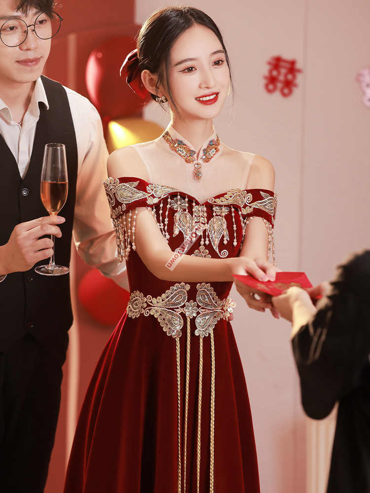 Chinesisches Toast-Kleid im Ch – Luxury Lifestyle Dress Bewertung und Preis