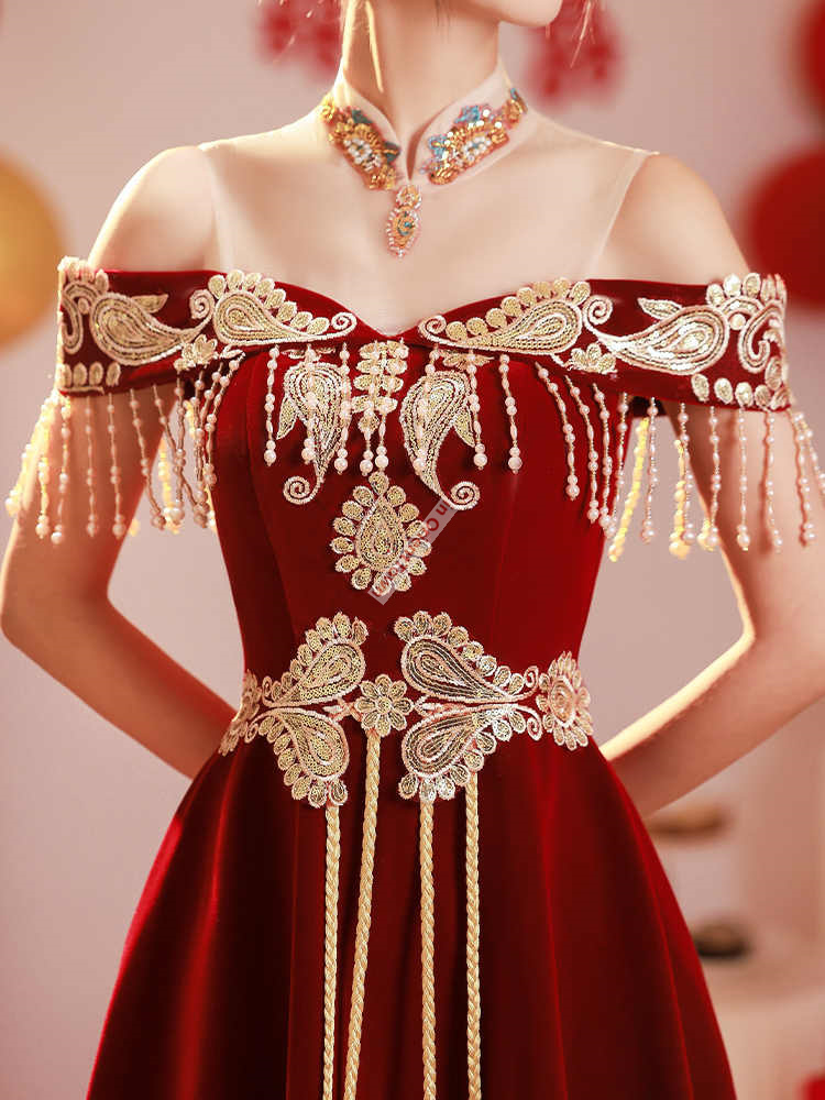 Chinesisches Toast-Kleid im Ch – Luxury Lifestyle Dress Bewertung und Preis